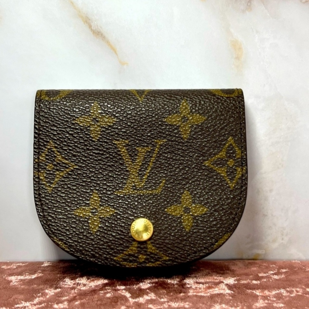 Authentic Louis Vuitton coin purse.